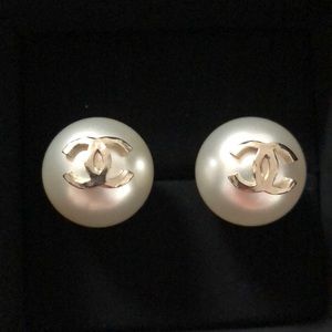 NWOT CHANEL Jumbo XL Pearl Earrings
